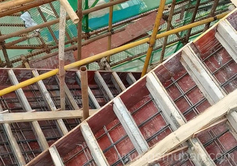 建筑工地一平方需要多少米模板木方？